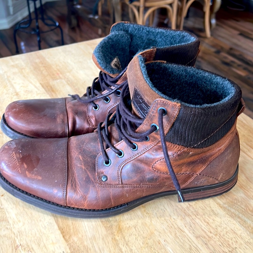 Men’s brown boots